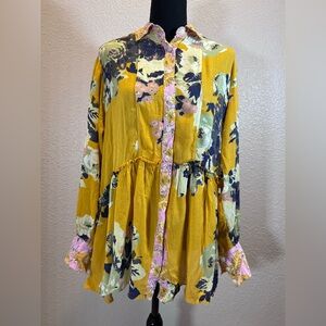 Free People Oversized
Button Up Contrast
Pattern Yellow Floral